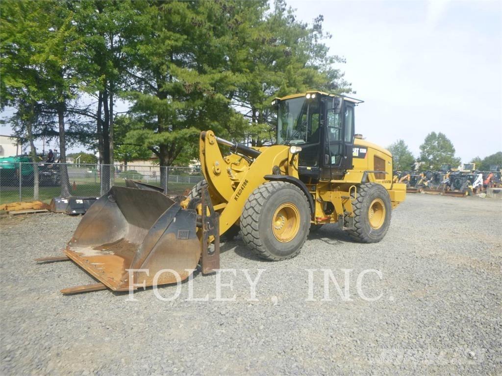 CAT 930M Фронтальные погрузчики