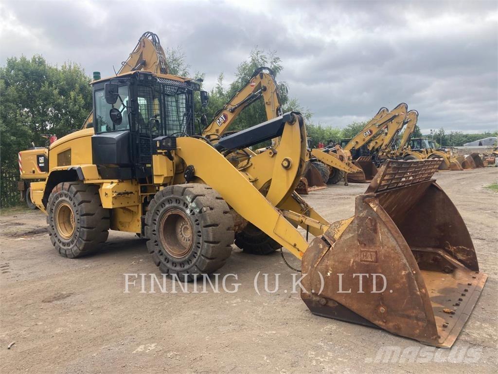 CAT 930M Фронтальные погрузчики