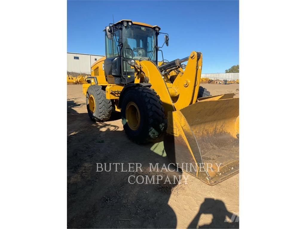 CAT 930M Фронтальные погрузчики