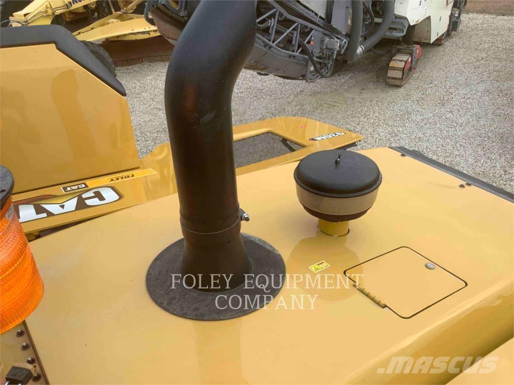 CAT 930M Фронтальные погрузчики