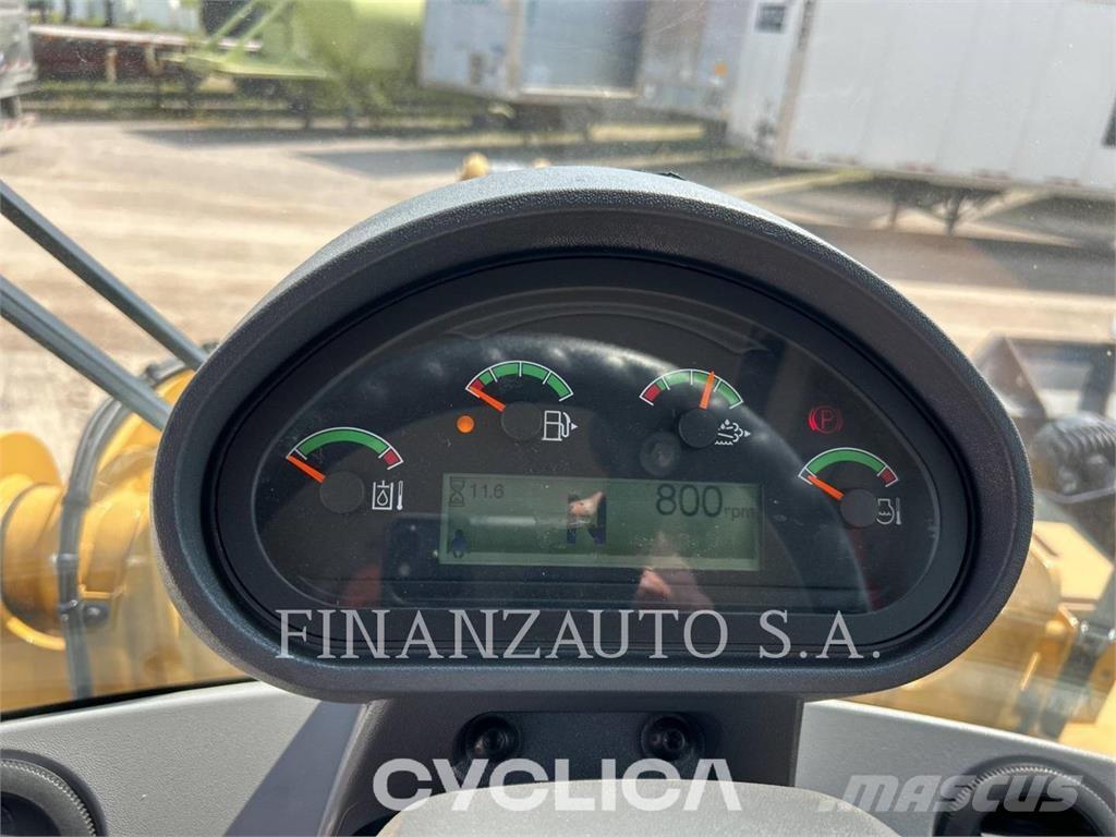 CAT 930M Фронтальные погрузчики