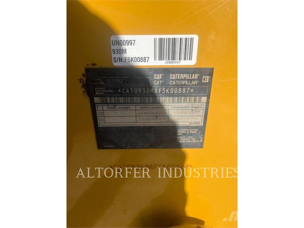 CAT 930M Фронтальные погрузчики
