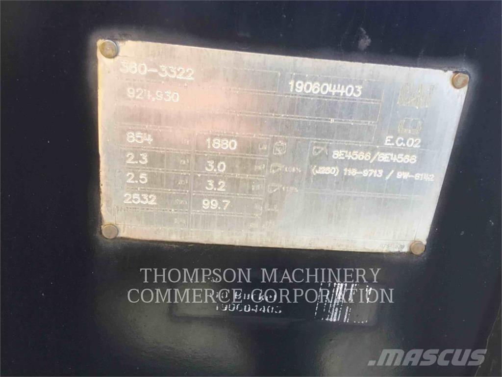 CAT 930M Фронтальные погрузчики