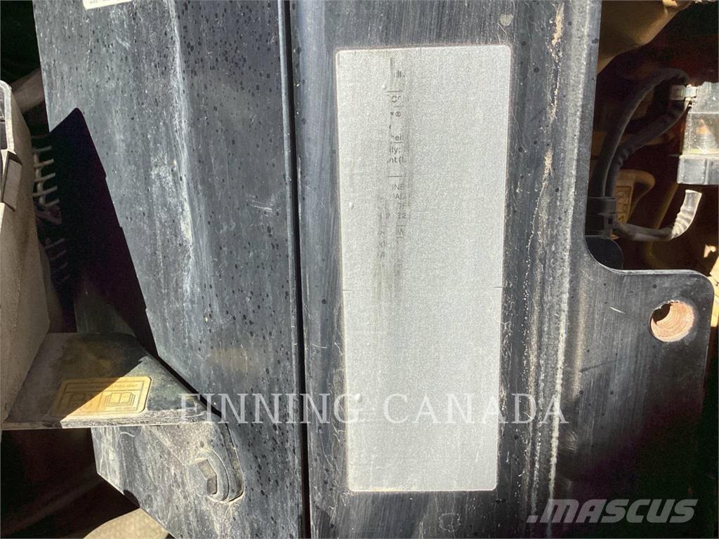 CAT 930M Фронтальные погрузчики