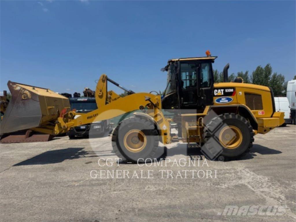 CAT 930M Фронтальные погрузчики