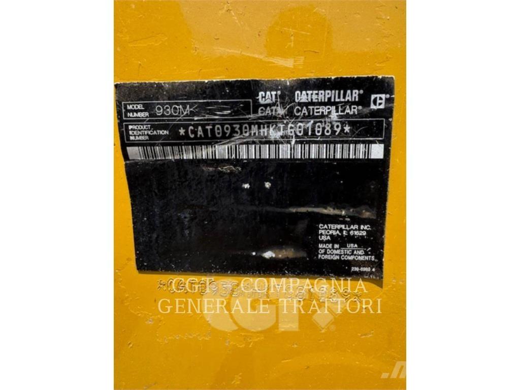 CAT 930M Фронтальные погрузчики