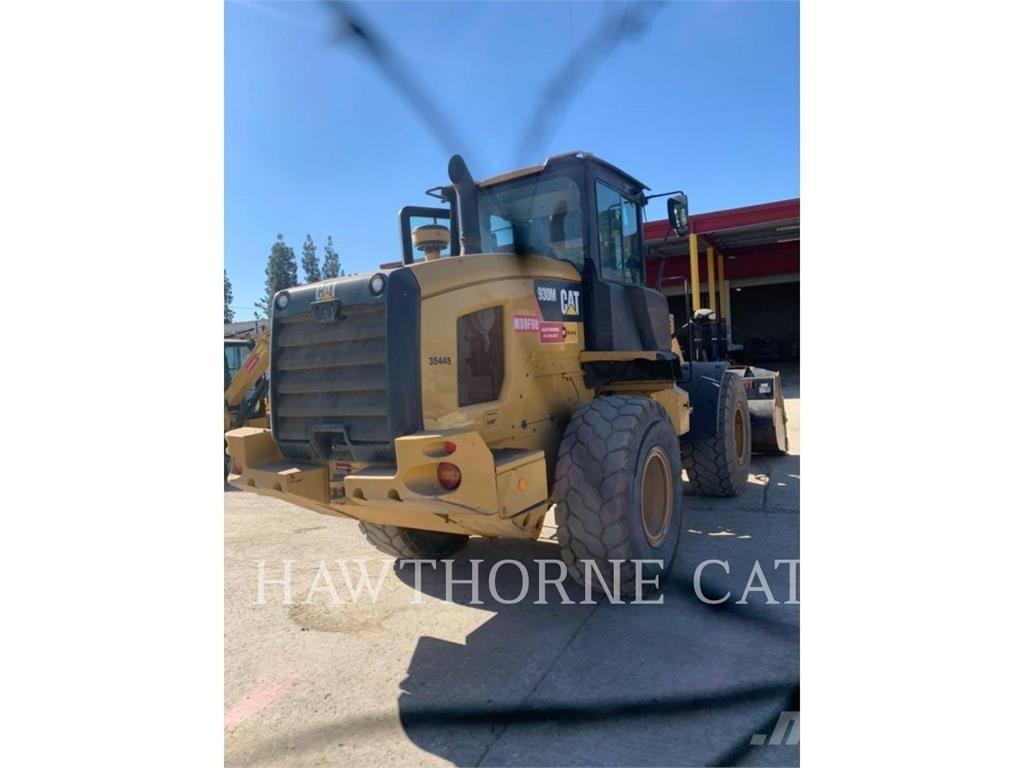 CAT 930M Фронтальные погрузчики