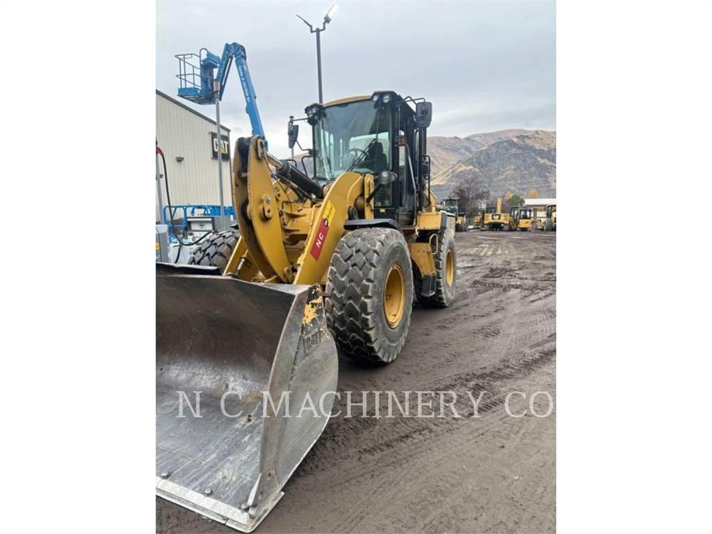 CAT 930M Фронтальные погрузчики