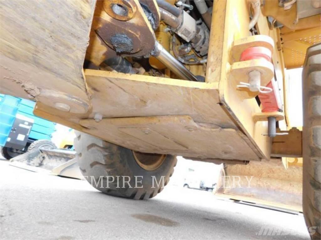 CAT 930M FC Фронтальные погрузчики