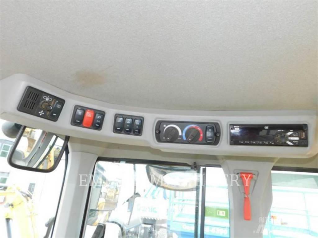 CAT 930M FC Фронтальные погрузчики