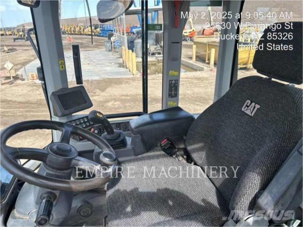 CAT 930M FC Фронтальные погрузчики