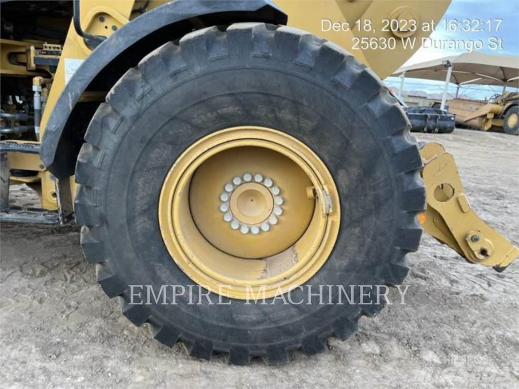 CAT 930M FC Фронтальные погрузчики