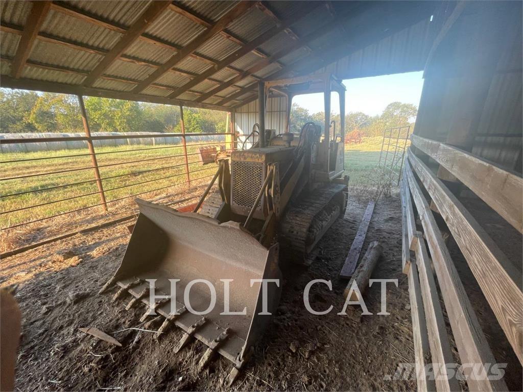 CAT 931B Гусеничные фронтальные погрузчики