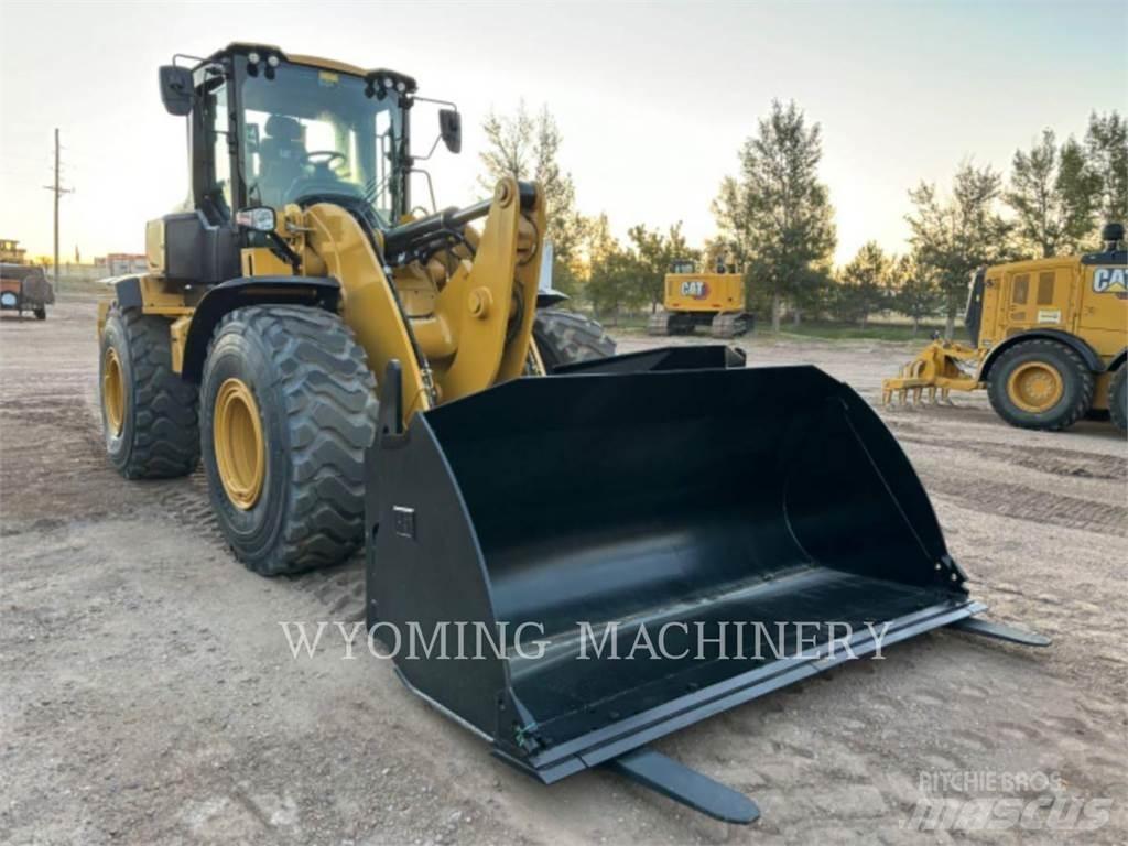 CAT 938 Фронтальные погрузчики