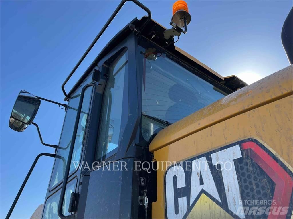 CAT 938 Фронтальные погрузчики