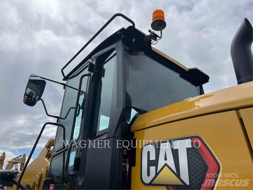 CAT 938 Фронтальные погрузчики