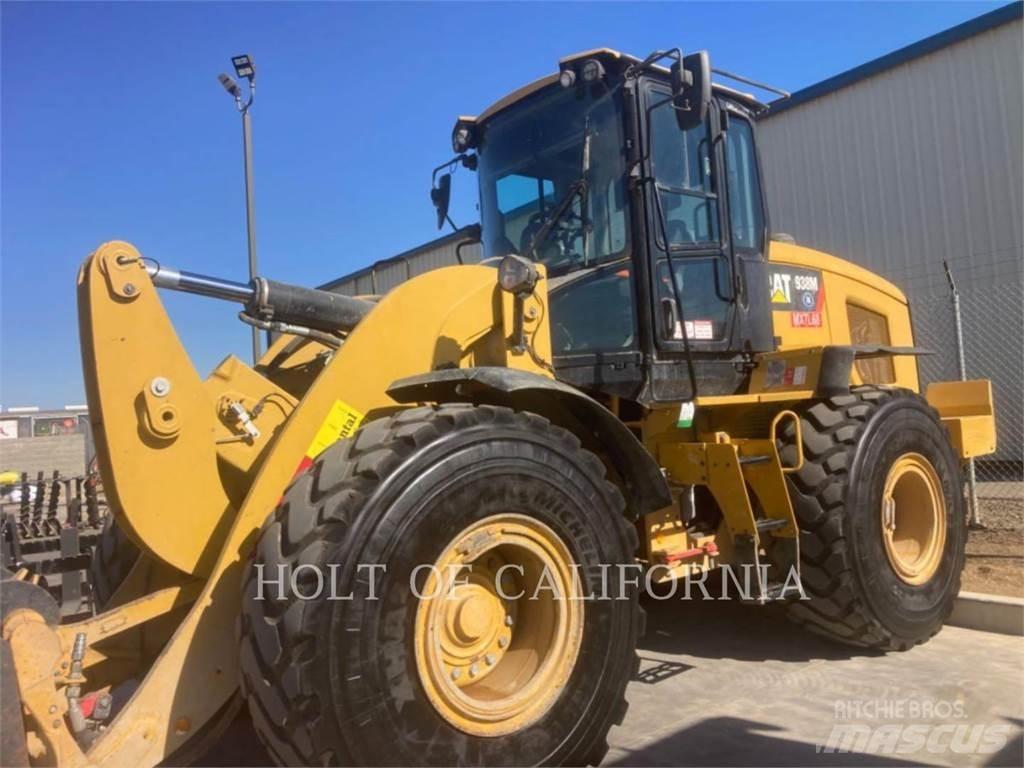 CAT 938 Фронтальные погрузчики