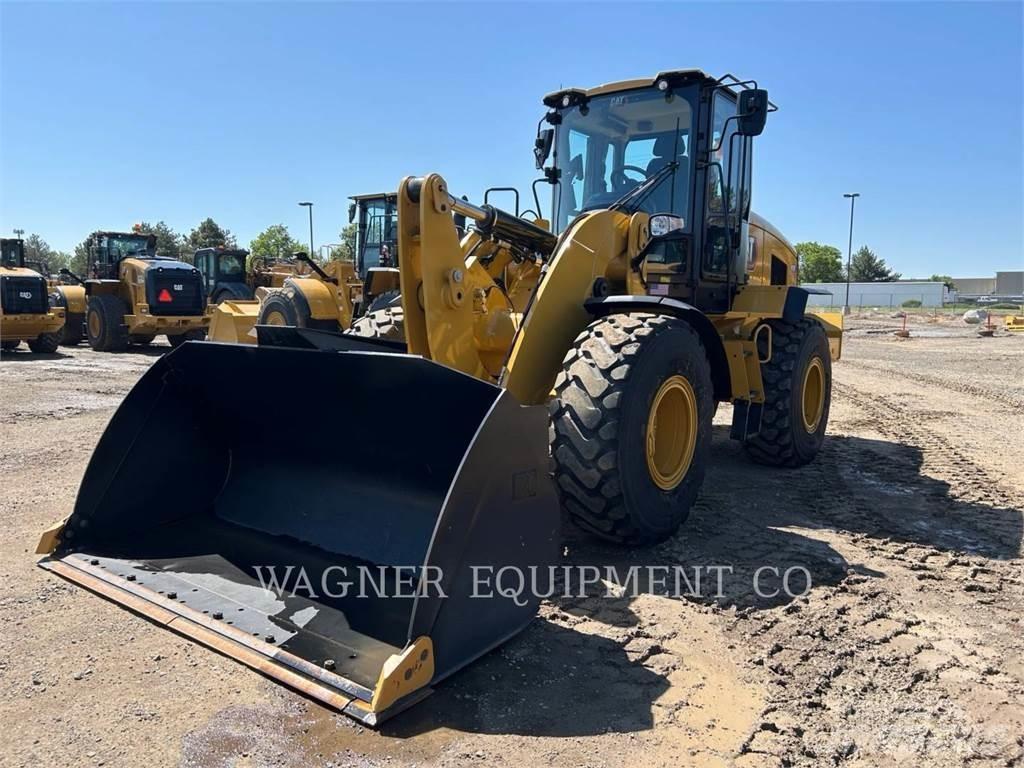 CAT 938 Фронтальные погрузчики