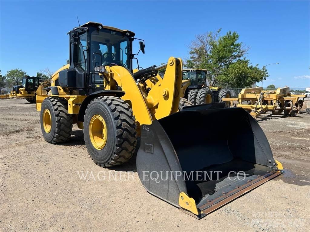 CAT 938 Фронтальные погрузчики