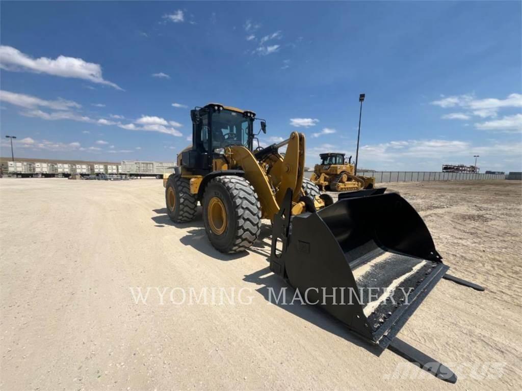 CAT 938 Фронтальные погрузчики