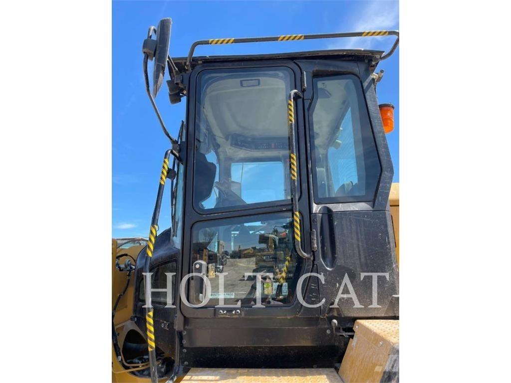 CAT 938 QC Фронтальные погрузчики