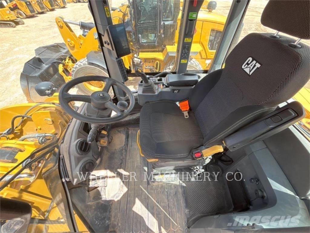 CAT 938 QC Фронтальные погрузчики