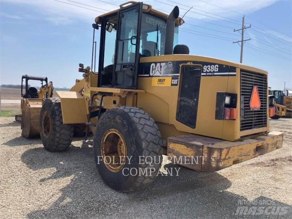 CAT 938G Фронтальные погрузчики