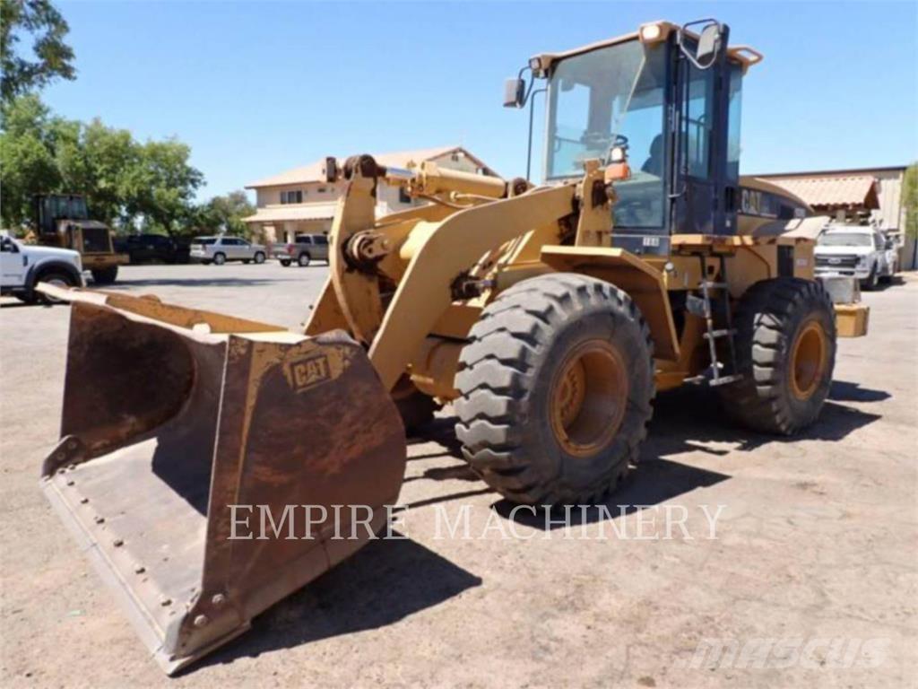 CAT 938G Фронтальные погрузчики