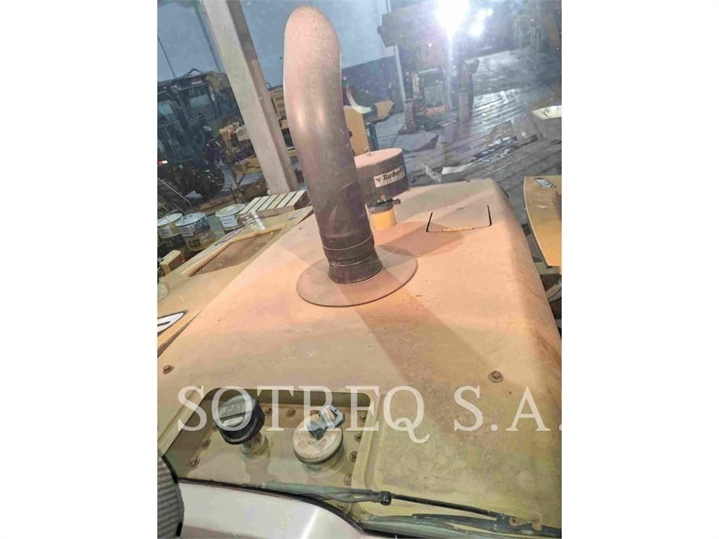 CAT 938K Фронтальные погрузчики