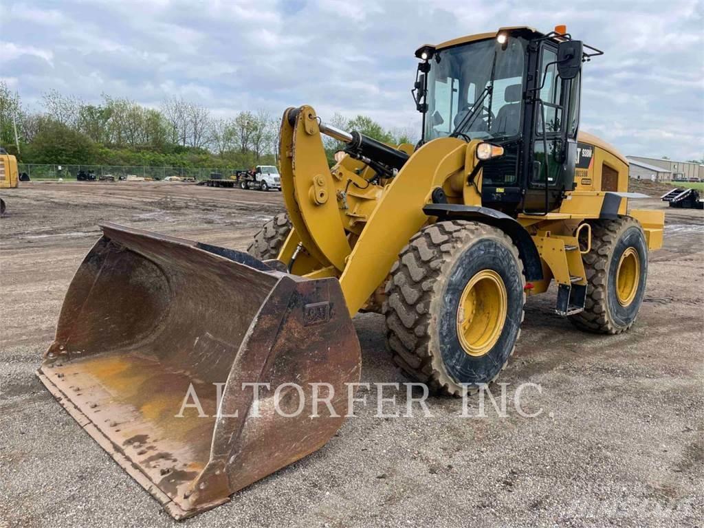 CAT 938M Фронтальные погрузчики