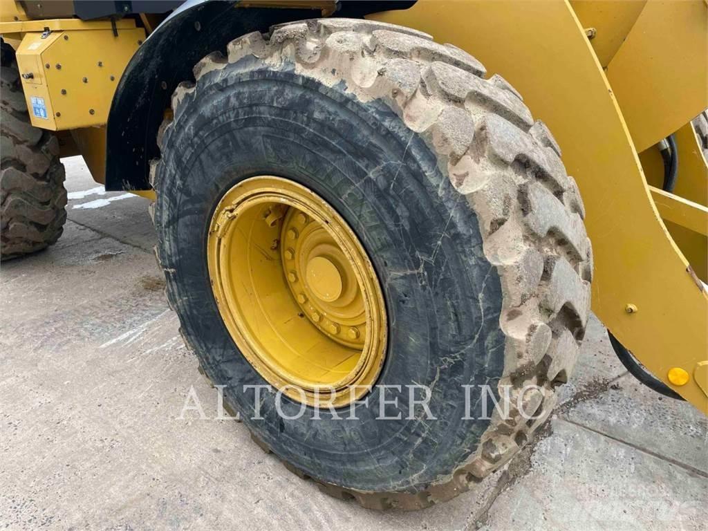 CAT 938M Фронтальные погрузчики