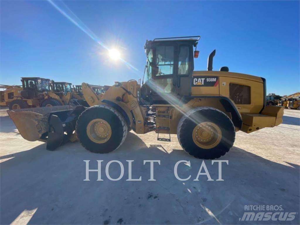 CAT 938M Фронтальные погрузчики