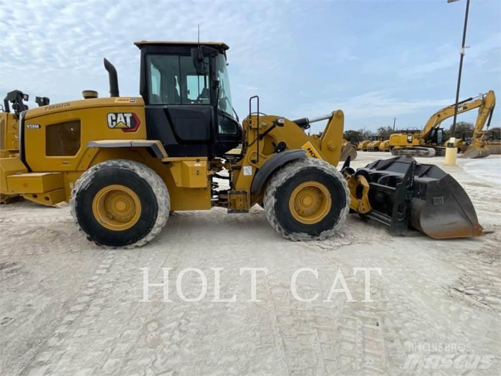 CAT 938M Фронтальные погрузчики