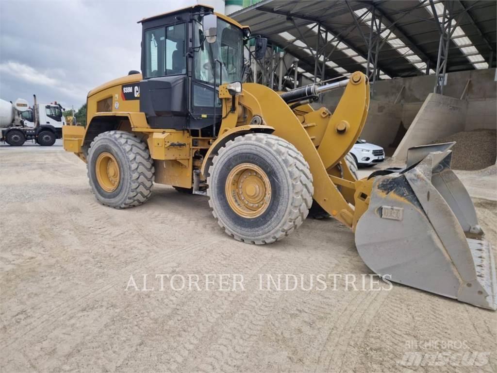 CAT 938M Фронтальные погрузчики