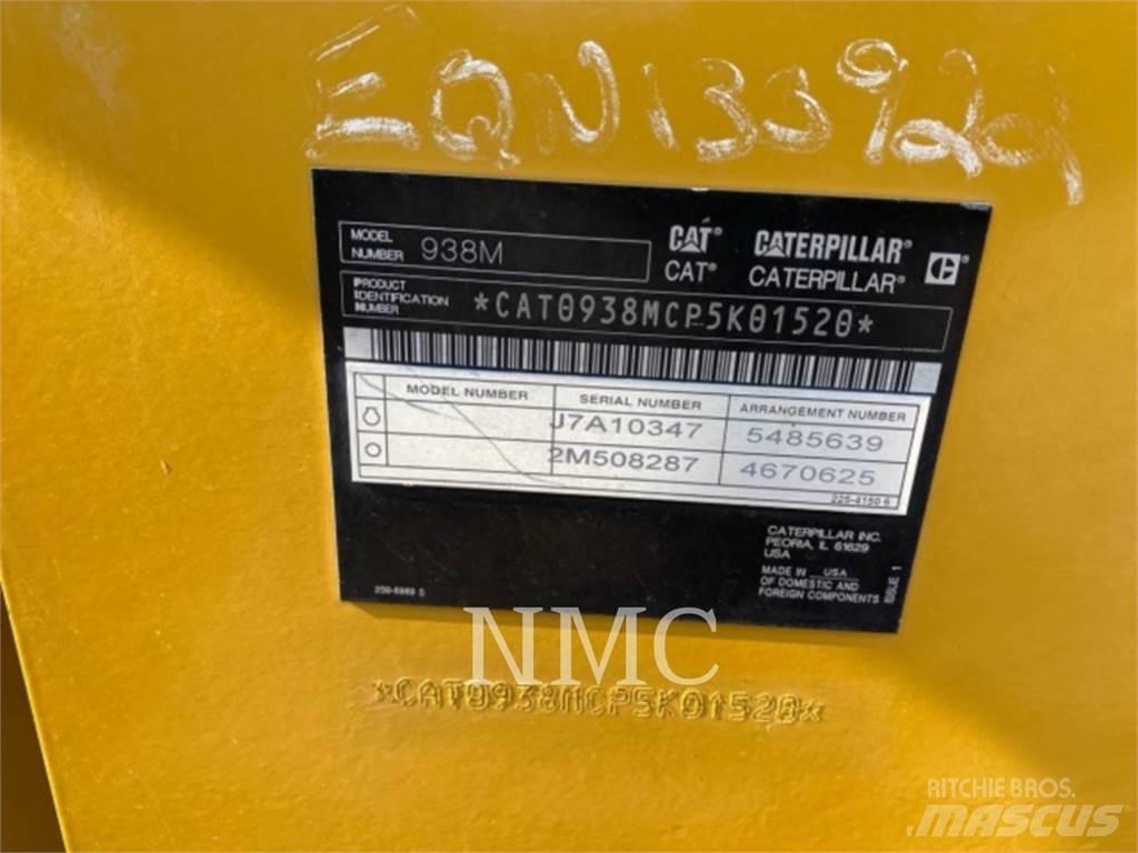 CAT 938M Фронтальные погрузчики