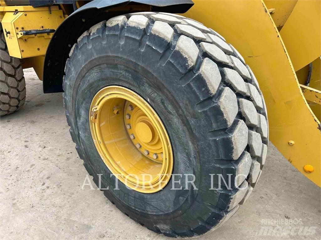 CAT 938M Фронтальные погрузчики