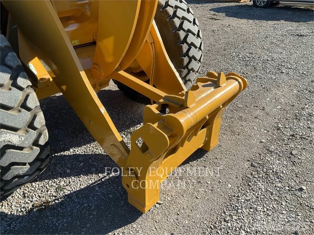 CAT 938M Фронтальные погрузчики