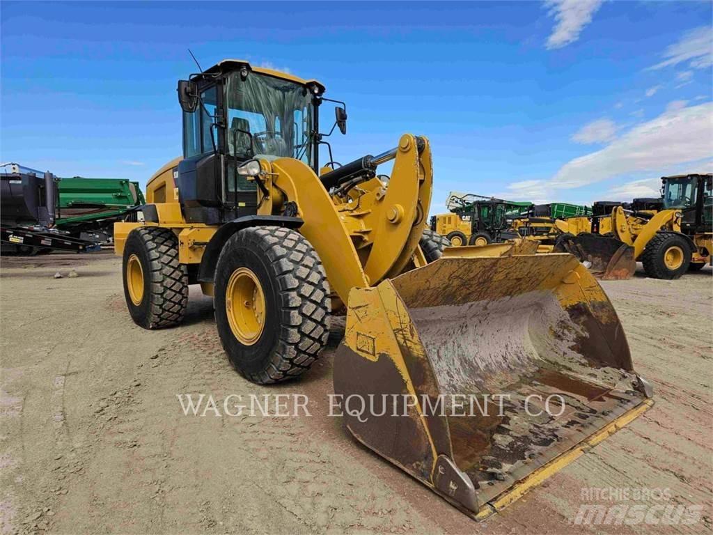 CAT 938M Фронтальные погрузчики