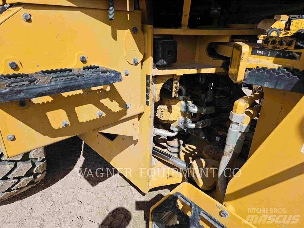 CAT 938M Фронтальные погрузчики