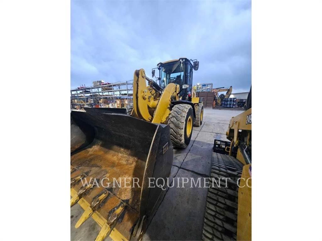 CAT 938M Фронтальные погрузчики
