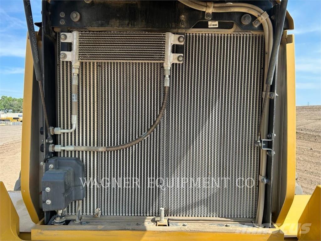 CAT 938M Фронтальные погрузчики