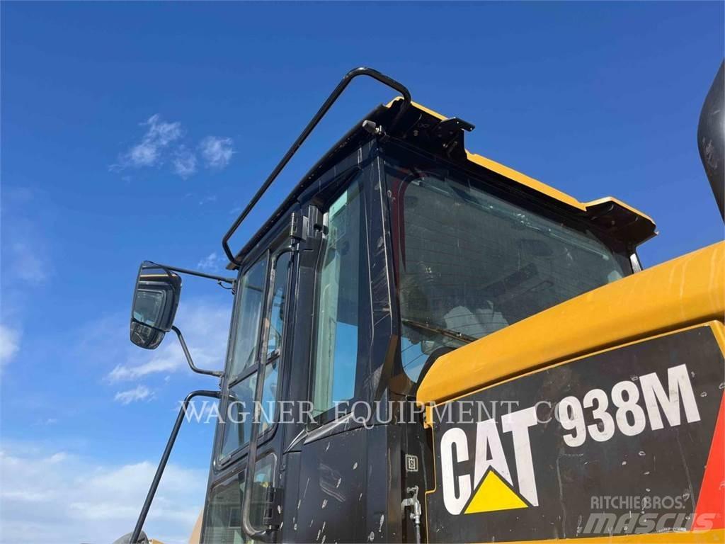 CAT 938M Фронтальные погрузчики