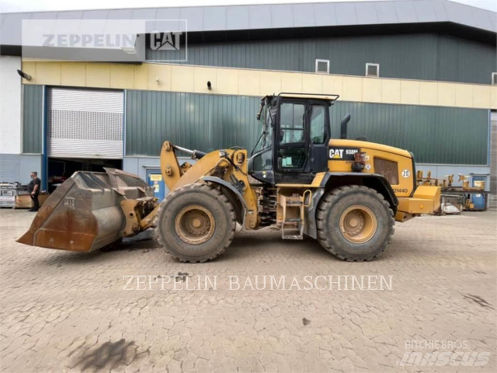 CAT 938M Фронтальные погрузчики