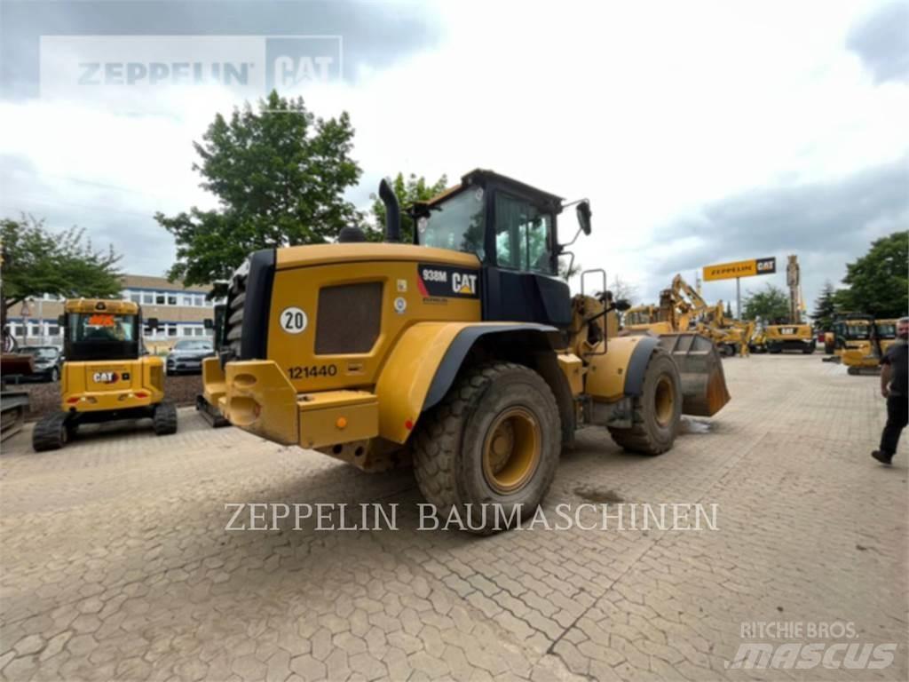 CAT 938M Фронтальные погрузчики