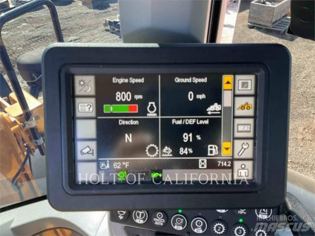 CAT 938M Фронтальные погрузчики