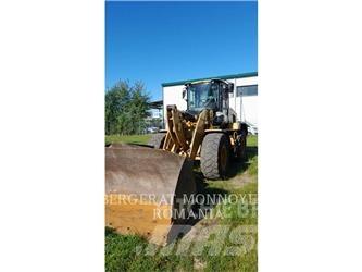 CAT 938M Фронтальные погрузчики