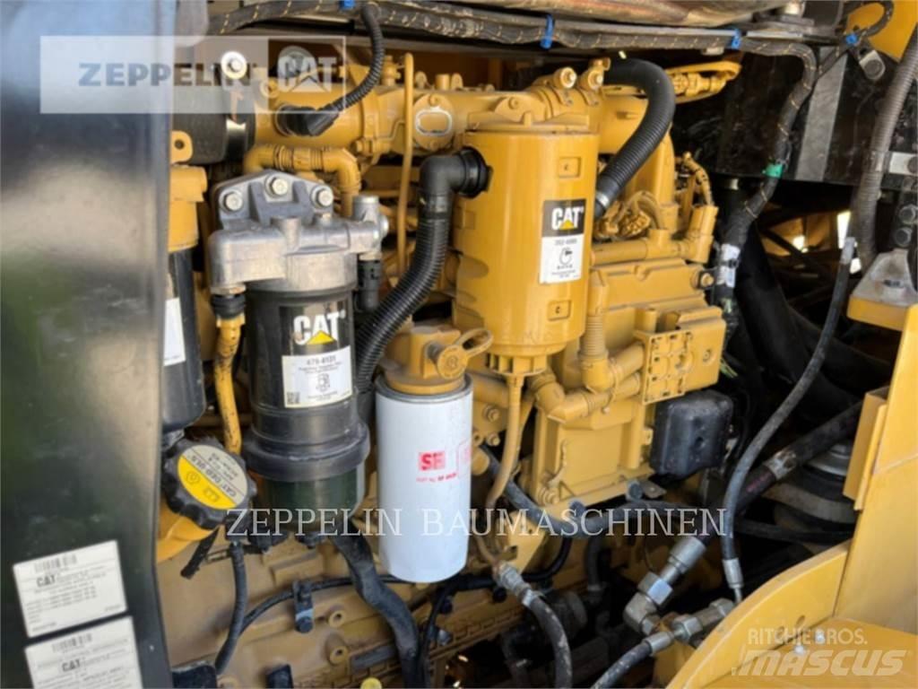 CAT 938M Фронтальные погрузчики