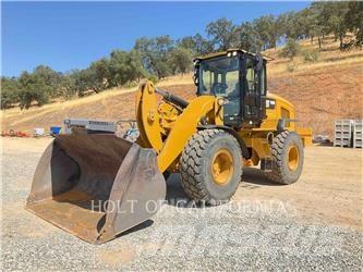 CAT 938M Фронтальные погрузчики