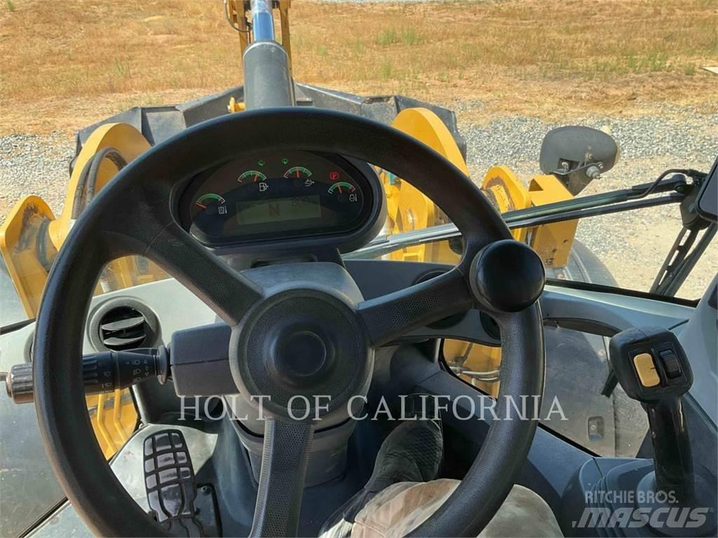CAT 938M Фронтальные погрузчики