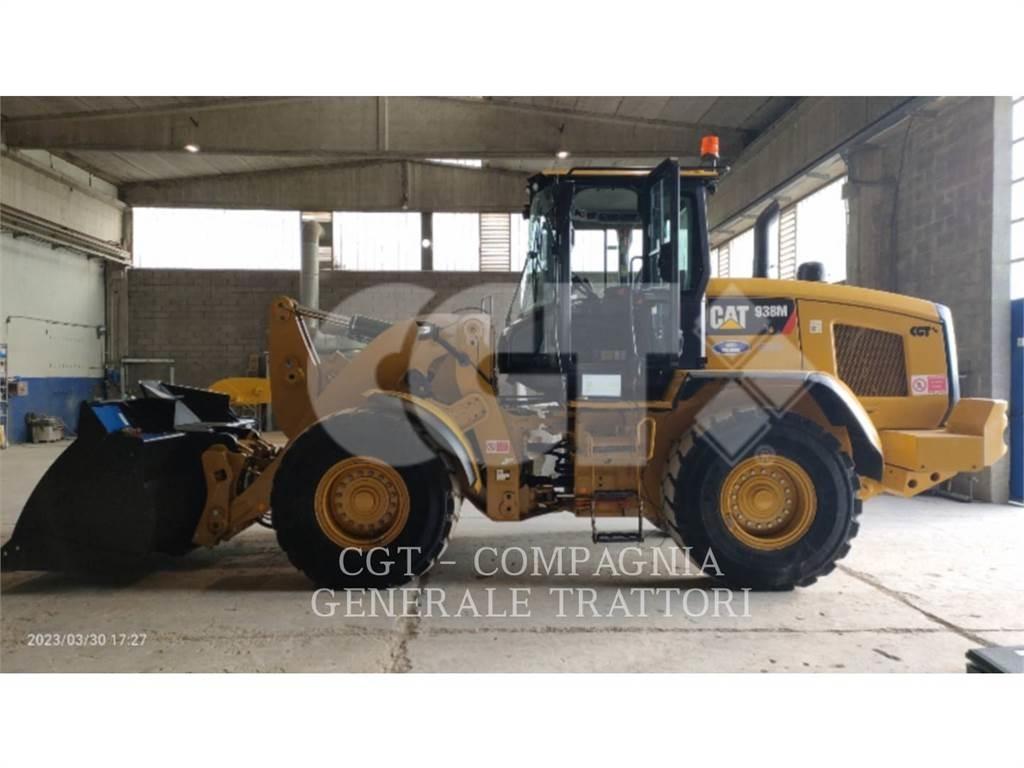 CAT 938M Фронтальные погрузчики